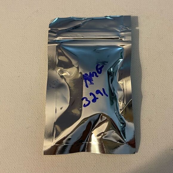 AMG Mercedes Benz Logo valve Stem caps in Black set of 4 NWT - Picture 5 of 5